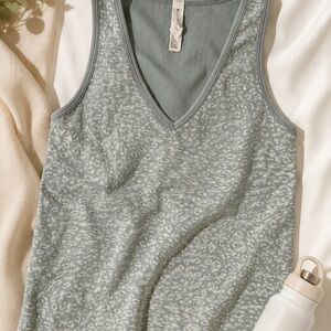 Athleta Aurora Ribbed Seamless Leopard Print Tank Top Sage Green Small